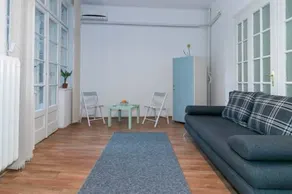 Hostel 21 - Image 3