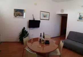 Apartment Neven Kastel Gomilica - Image 3