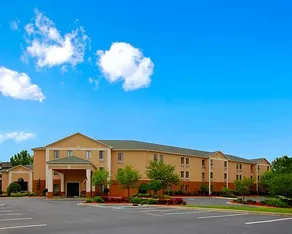 BAYMONT BY WYNDHAM WINSTON SALEM - Image 4