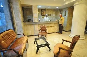 Holiday Hotel - Image 2