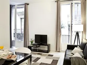 AinB Gothic Cathedral Apartments - Image 3
