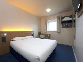 Travelodge Newcastle Gosforth - Image 2