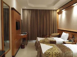 Al Fajr Al Badea Hotel 6 - Image 4
