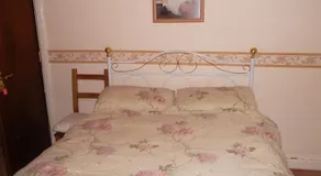 The Star Inn Tideswell - Image 4