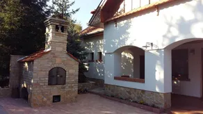 Madarasz Guest House - Image 2