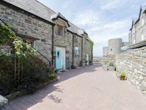 Castle Lodge - Image 1