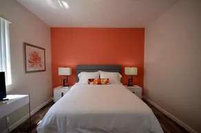 Hudson House - Image 2