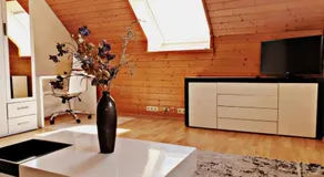 VOLL ausgestattete DG- Wohnung in HDH ruhige zentrale Lage - Image 2