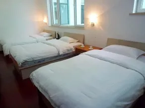 Lvshun Hot Spring Holiday Hotel - Image 3