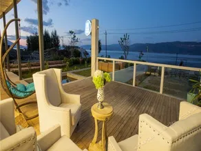 Yinhua Lake View Garden Hotel - Image 5