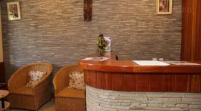 Tropical Towers Apartments - Image 2