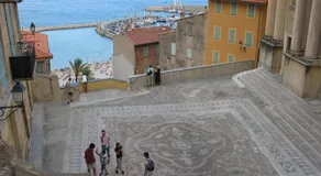 Menton nella vecchia città con vista mare - Image 2