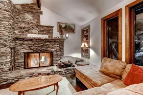 Cedar Rock Chalet - Image 2