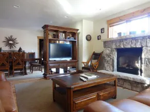 Mount Victoria Lodge by Bighorn Rentals - Image 2