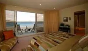Acacia Bay Lakefront B&B - Image 3