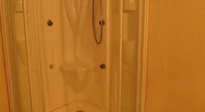 Familiensuite, zwei Zimmer, Mitbenutzung von Küche und Bad - Image 4