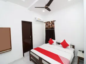 Hotel Sheraton Inn By Oyo Rooms - Image 5