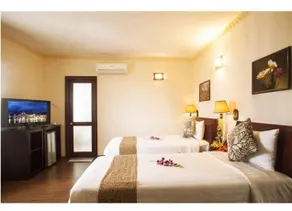 Trendy Hotel - Image 3