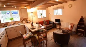 The Lodge - Image 5