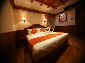 Hotel Doubloon - Image 5