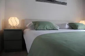 Holiday Home Ornig - Image 5