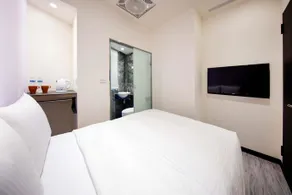 Metro Apartment - Image 3