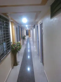 Hotel Dwarkesh Inn - Image 3