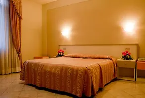 Hotel Michelangelo - Image 4
