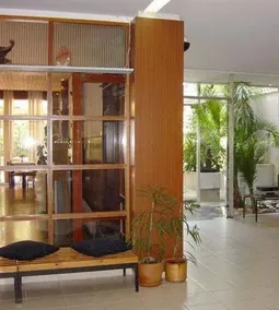 Miami Hotel - Image 3