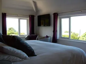 Dol Aur Bed And Breakfast - Image 5