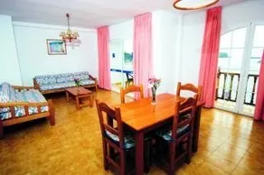 Apartmentos Es Cañé - Image 2