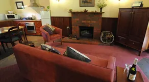 Wintarni Olives Cottage - Image 2