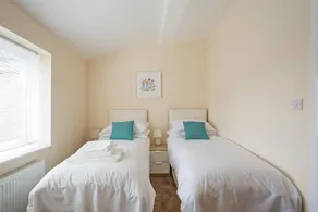 Beaconsfield - Image 4