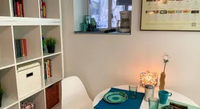 An independent beach retreat steps from the lake and right in the city - Image 5