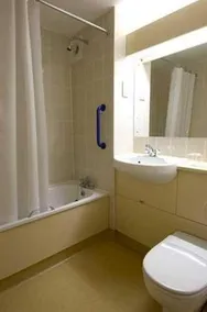 Travelodge Beckington - Image 5