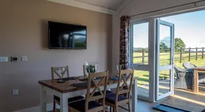 Montana Log Cabin - Ockeridge Rural Retreats - Image 3