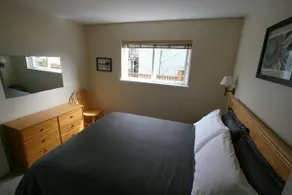 Mavericks and Sun Guest House - Image 5