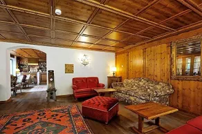 Touring - Image 4