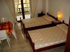 Rooms With View - Image 5