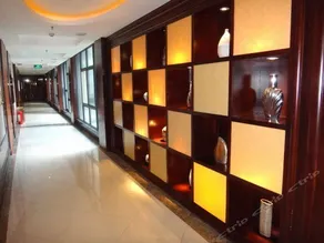 Joy Hotel - Image 2
