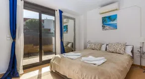 Luxury Villa near the Sea - Image 3