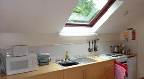 28 Yew Lodge - Image 3