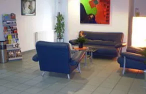 Advance Hotel - Image 2