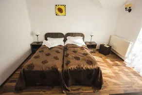 Casa Cu Nuc - Image 4