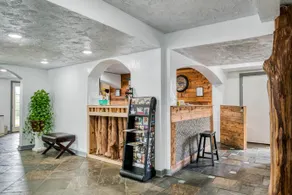 CAREFREE INN - Image 4