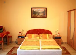 Korona Apartmanház - Image 4