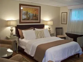 Inn Niagara - Image 5