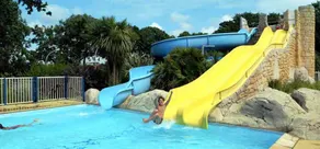 Camping Le Chateau du Petit Bois - Image 2