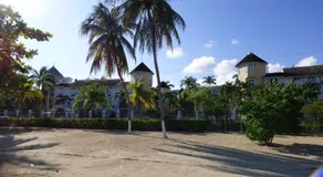 Beach One Bedroom 2 - Image 2