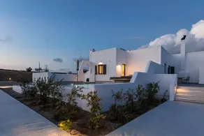 Vineyard Villa - Image 4